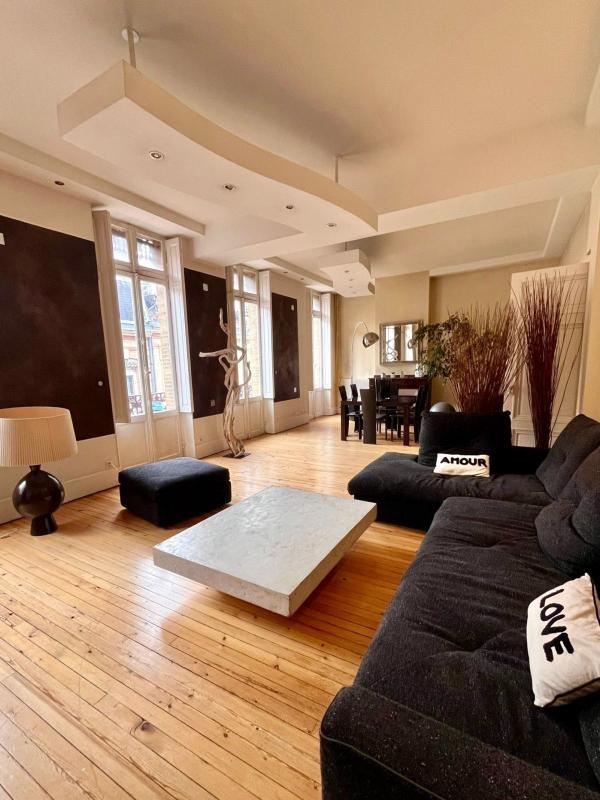 Appartement - 182 m² - 5 pièces