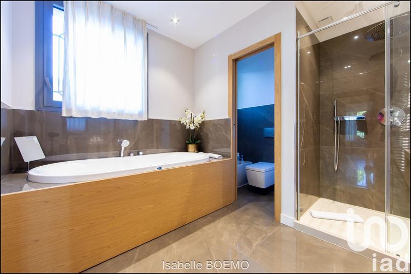 Maison de maîtres - 348 m² - 11 pièces