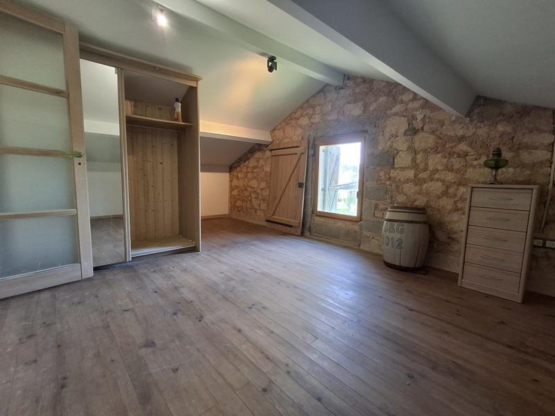 Maison traditionnelle - 160 m² - 6 pièces