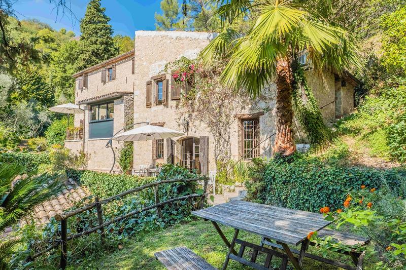 Maison - 253 m² - 9 pièces