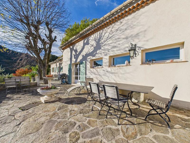 Maison - 141 m² - 5 pièces