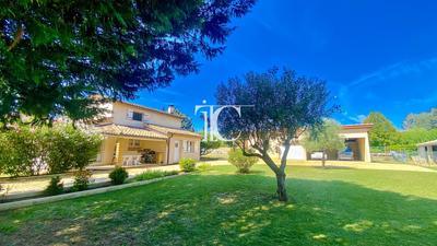 Maison - 87 m² - 5 pièces