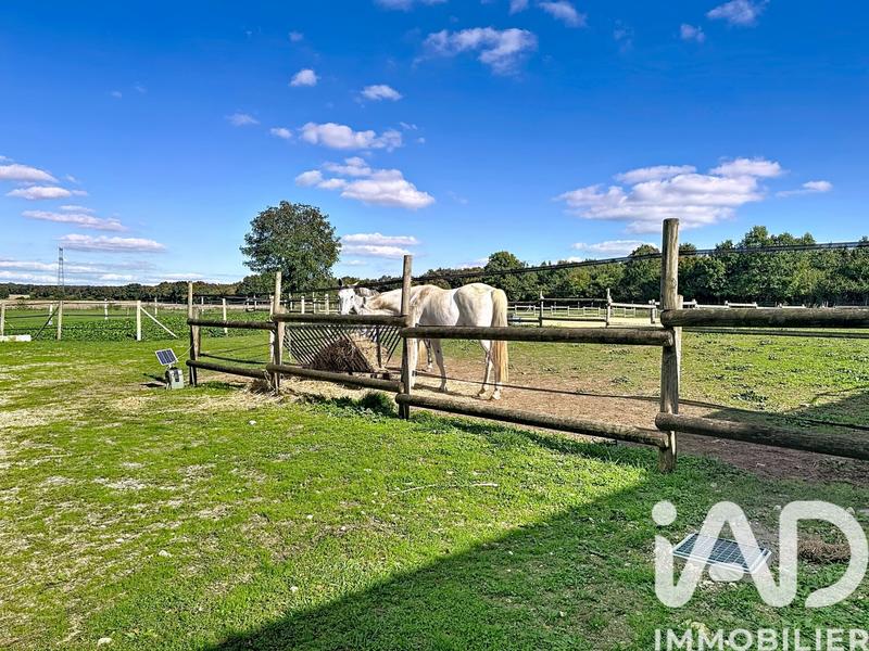 Maison - 408 m² - 6 pièces