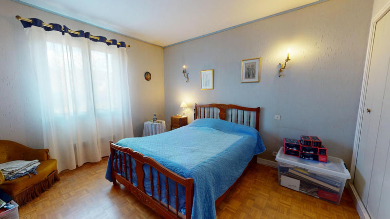 Maison - 213 m² - 8 pièces