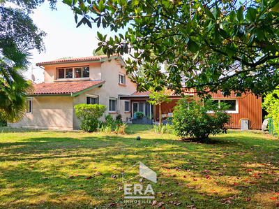 Maison - 170 m² - 7 pièces