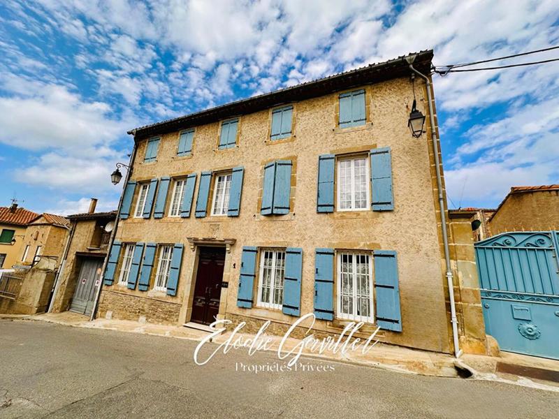 Maison - 313 m² - 12 pièces