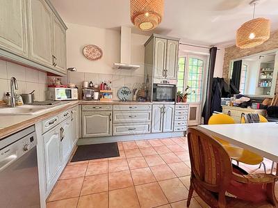 Maison - 186 m² - 8 pièces