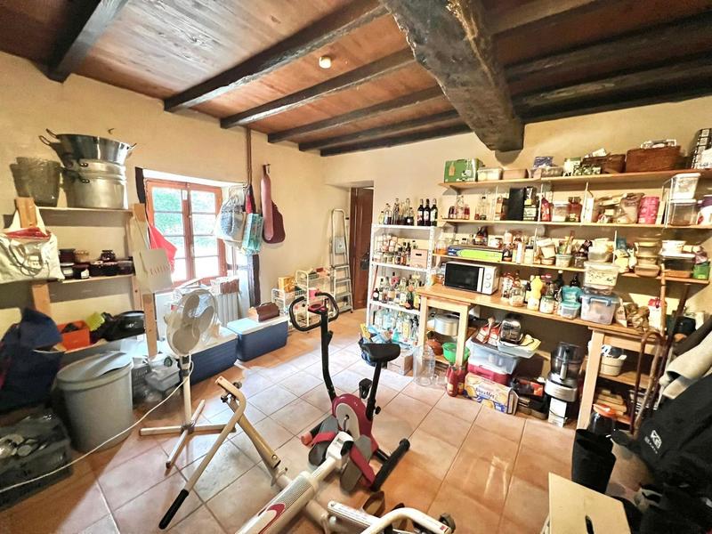 Maison - 335 m² - 8 pièces