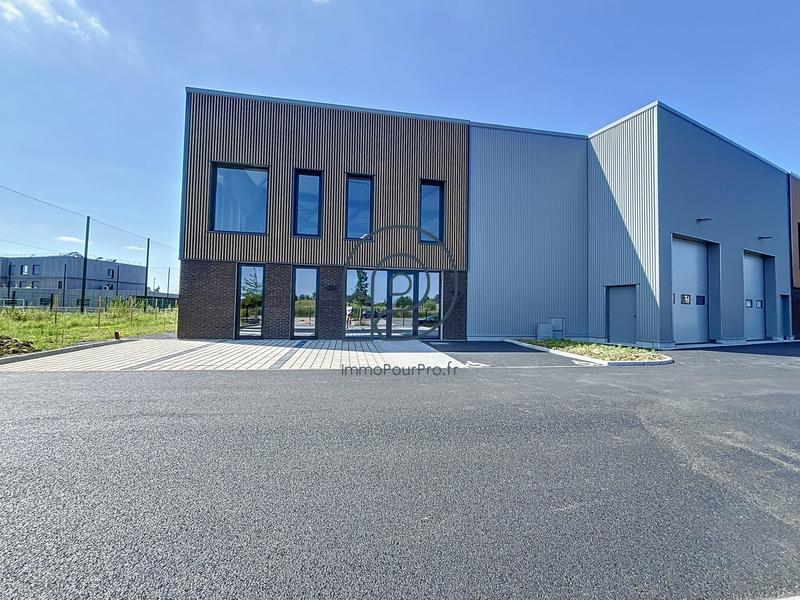 Local d'activités - 683 m²