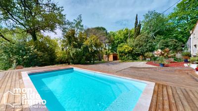 Maison - 180 m² - 7 pièces