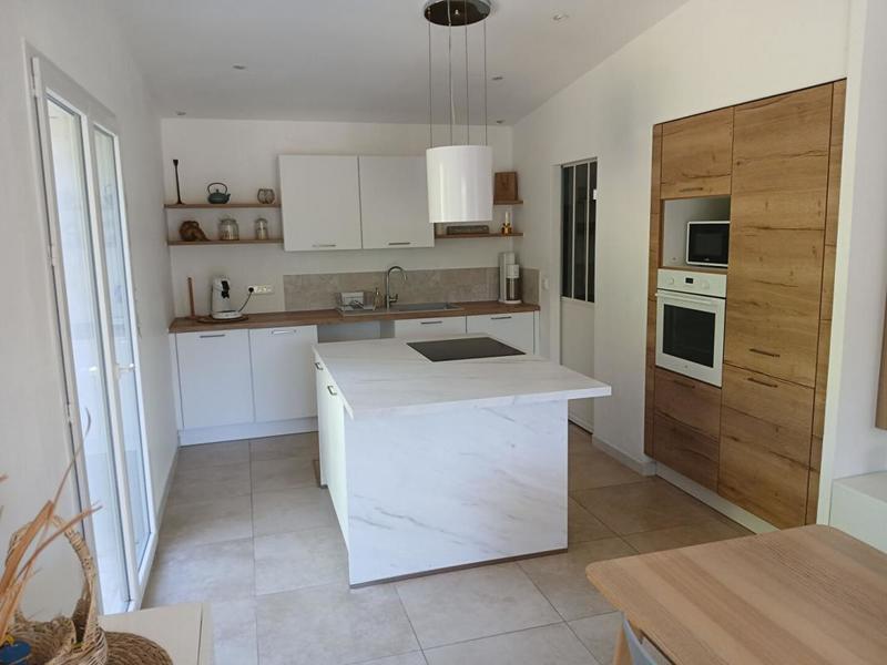 Maison - 230 m² - 8 pièces