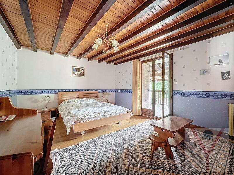 Maison traditionnelle - 182 m² - 5 pièces