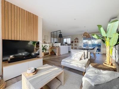 Maison - 98 m² - 4 pièces