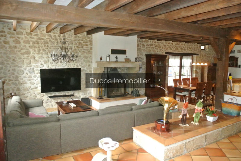 Maison - 250 m² - 6 pièces