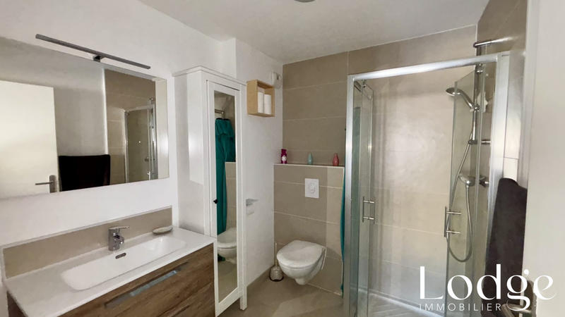 Appartement - 100 m² - 4 pièces