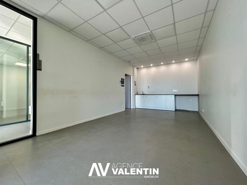 Local commercial - 215 m²