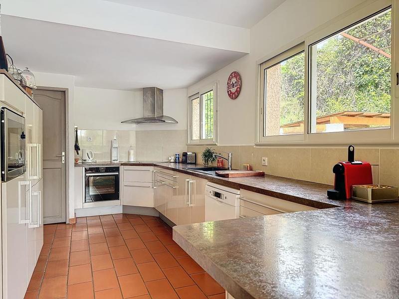 Maison - 210 m² - 6 pièces