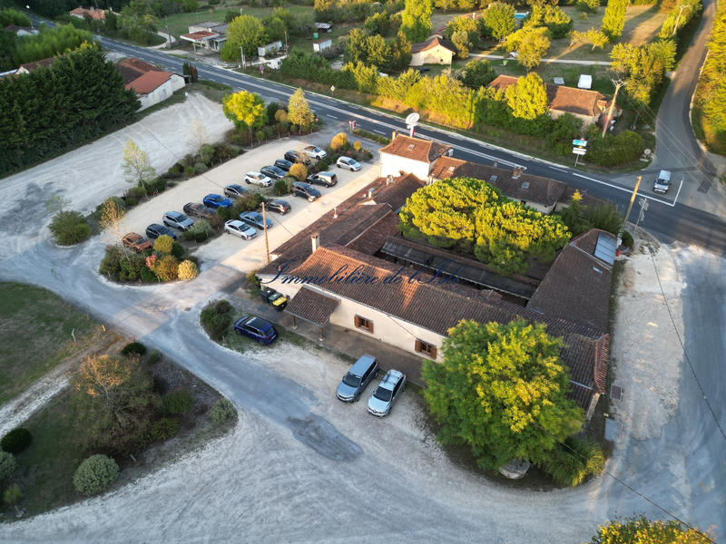 Maison - 535 m² - 14 pièces