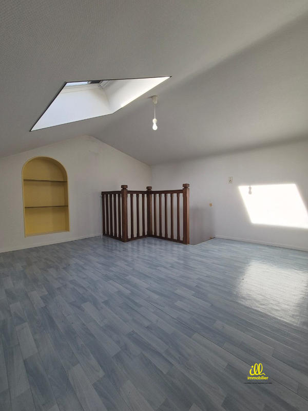 Maison - 216 m² - 10 pièces