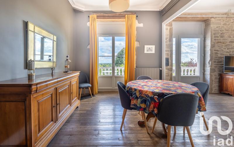 Maison - 234 m² - 7 pièces