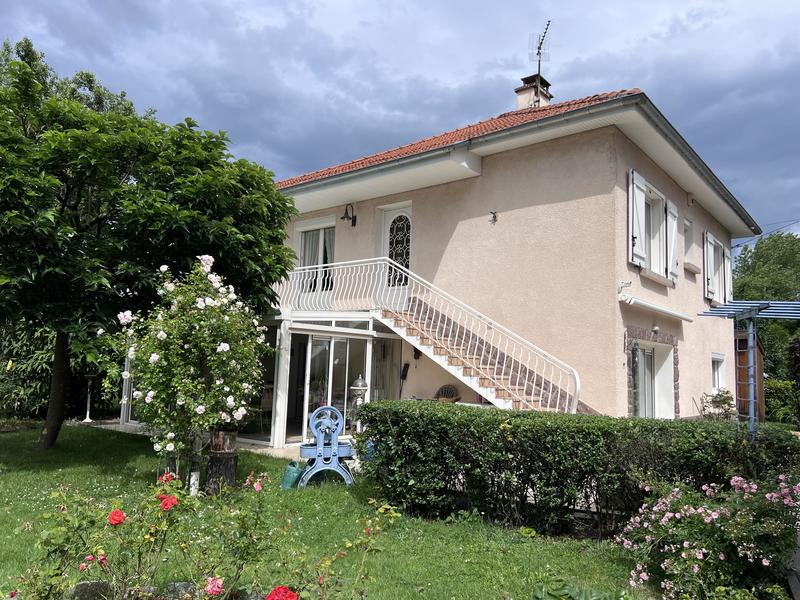 Maison traditionnelle - 120 m² - 10 pièces