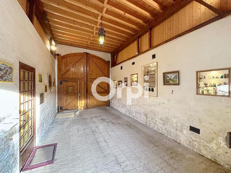 Maison - 268 m² - 11 pièces