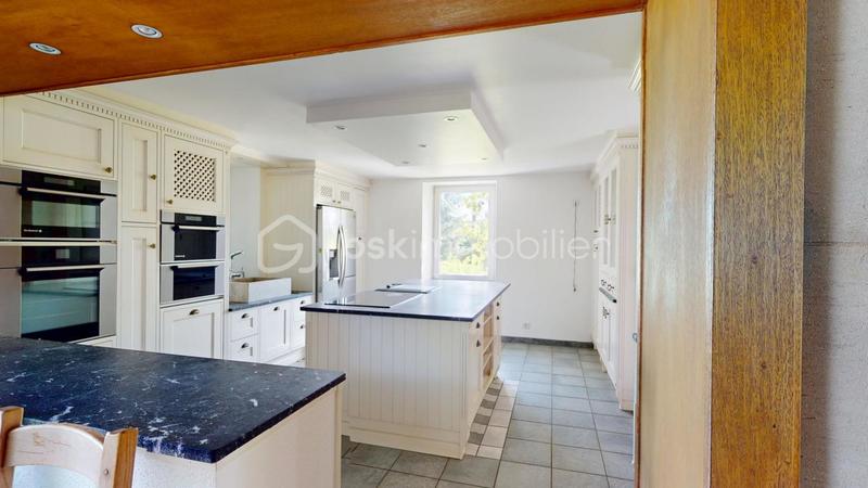 Corps de ferme - 410 m² - 9 pièces