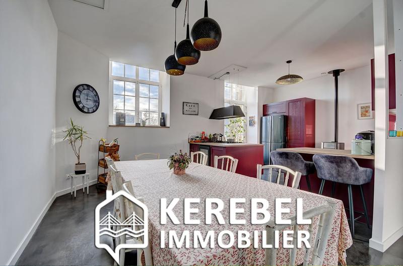 Maison - 317 m² - 10 pièces