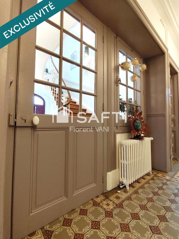 Maison - 216 m² - 9 pièces