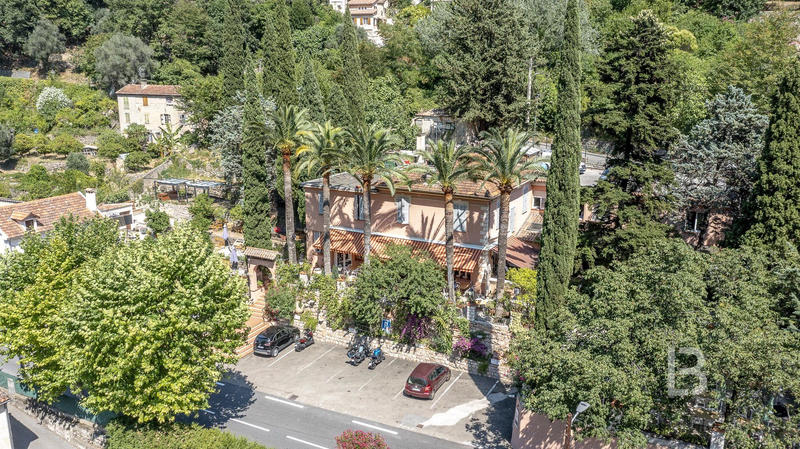 Maison - 500 m² - 20 pièces