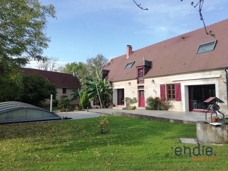 Maison - 230 m² - 7 pièces