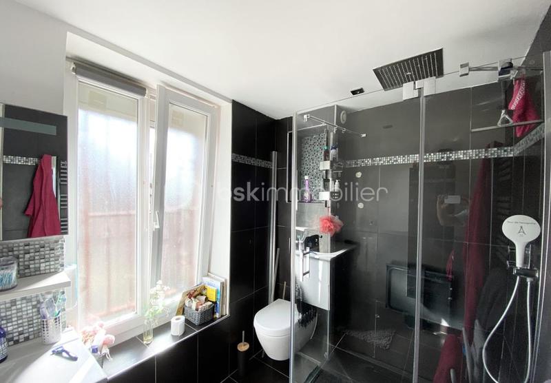 Maison - 180 m² - 6 pièces