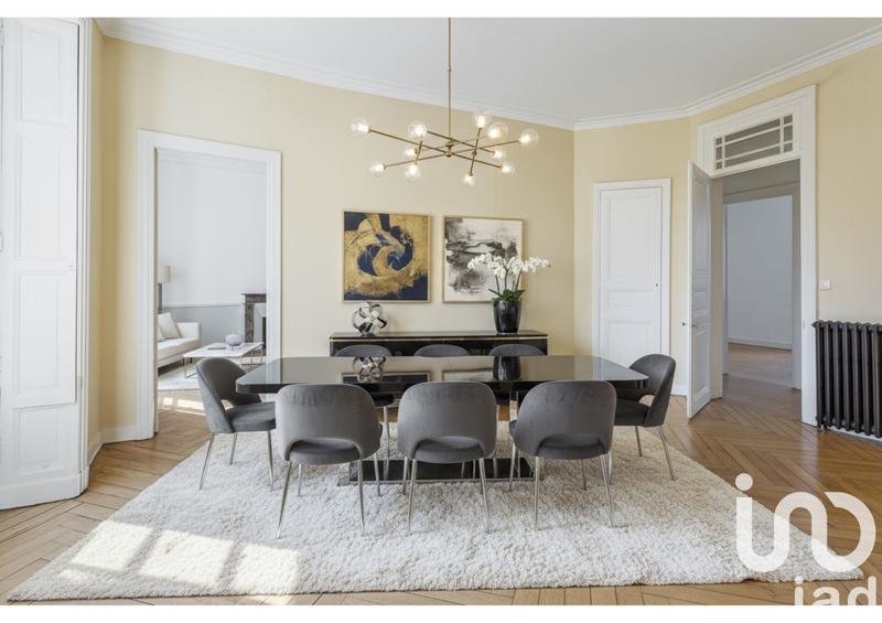 Appartement - 140 m² - 5 pièces