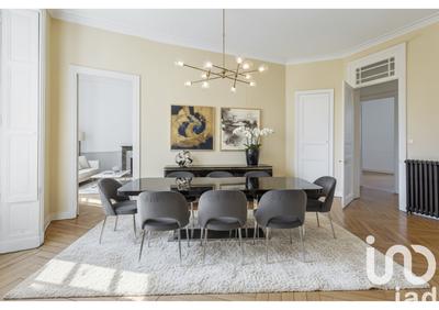 Appartement - 140 m² - 5 pièces