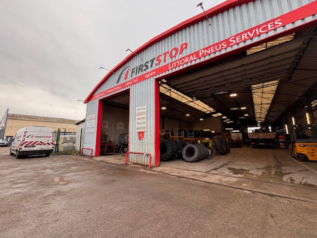 Entrepôt - 1 600 m²