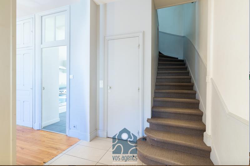 Maison - 181 m² - 7 pièces