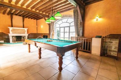 Maison - 302 m² - 9 pièces