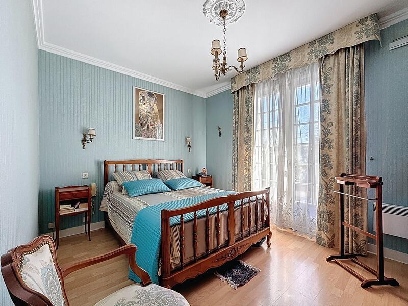 Maison - 191 m² - 6 pièces