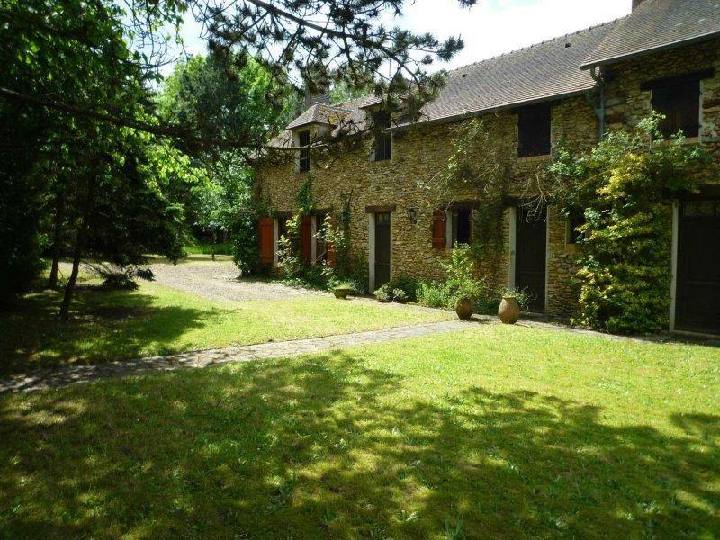 Maison - 300 m² - 8 pièces