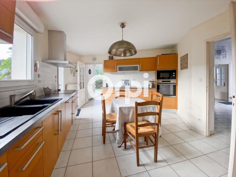 Maison - 140 m² - 5 pièces