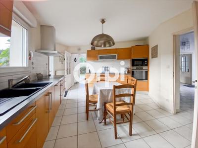 Maison - 140 m² - 5 pièces