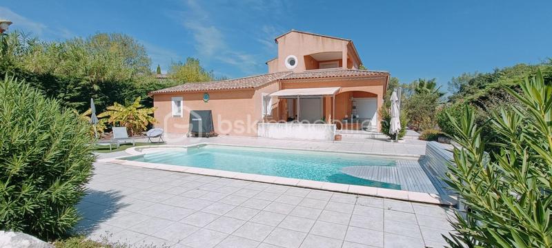 Villa - 185 m² - 6 pièces