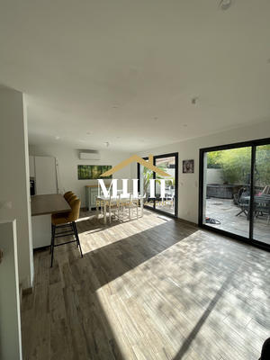 Maison - 82 m² - 4 pièces