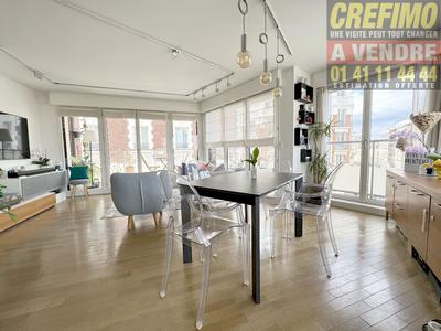 Appartement - 90 m² - 4 pièces