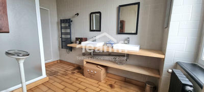 Maison - 245 m² - 7 pièces