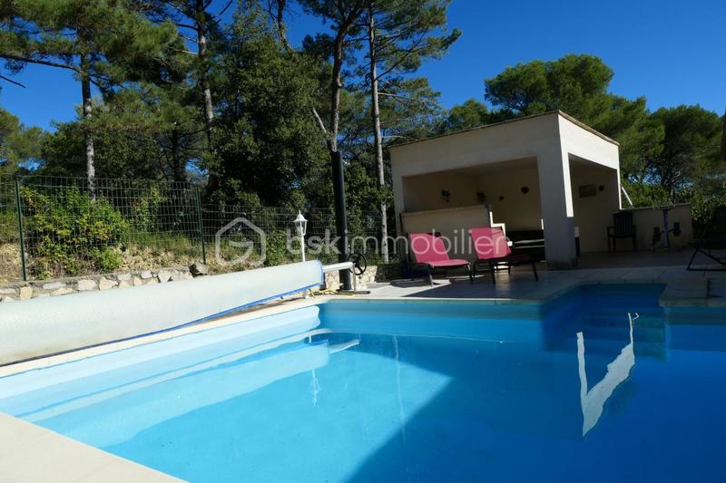 Maison traditionnelle - 107 m² - 5 pièces