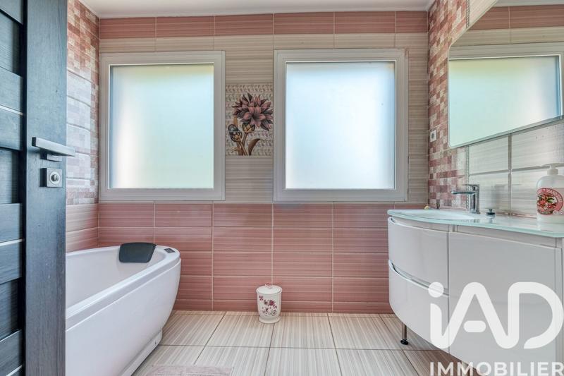 Maison - 190 m² - 8 pièces