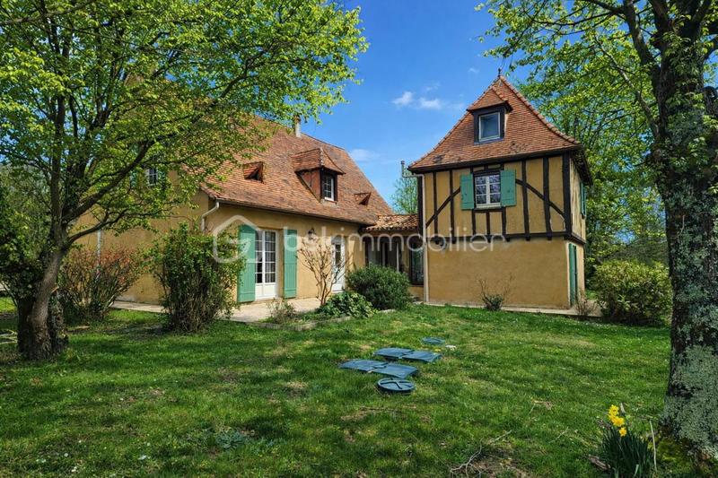 Maison - 209 m² - 7 pièces