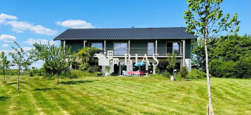 Maison contemporaine - 240 m² - 6 pièces