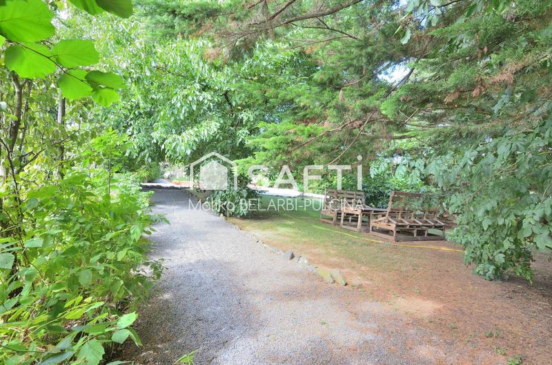 Maison - 231 m² - 13 pièces